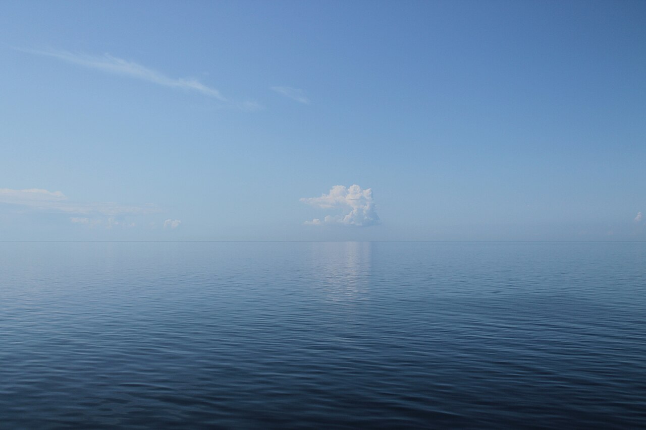 Mer Baltique avec nuages spectaculaires
