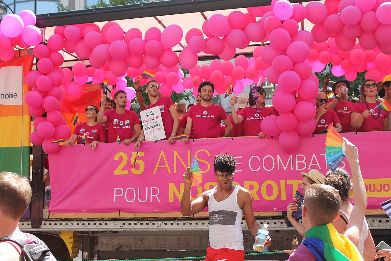 Camião SOS Homophobie Paris Pride 2019