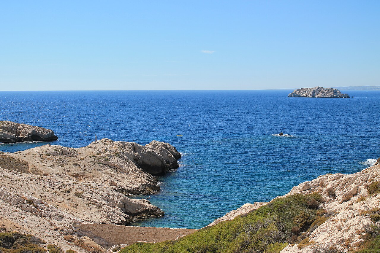 Vue sur la mer depuis les Calanques