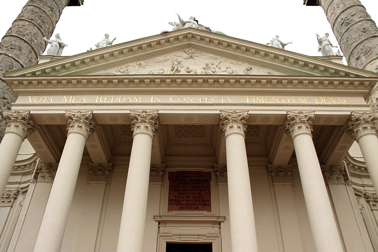 Pilares exteriores da Karlskirche, Viena