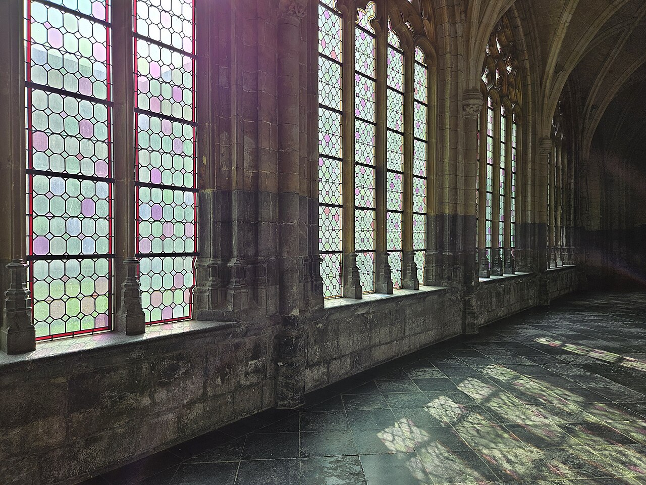 Vitrail des cloîtres de la cathédrale Saint-Paul, Liège