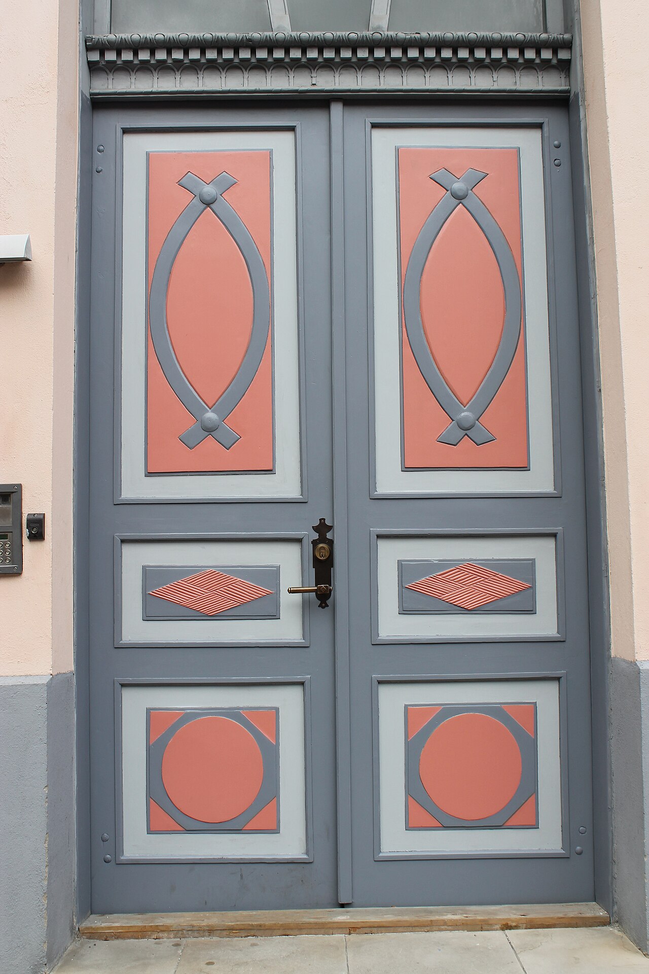 Porta colorida em Tallinn