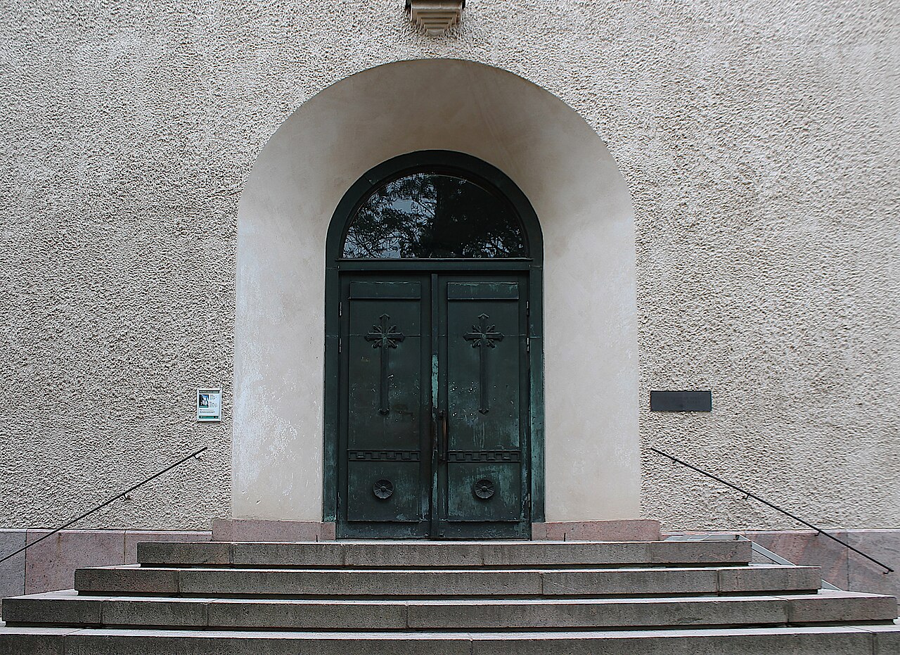 Porta de igreja em Helsínquia