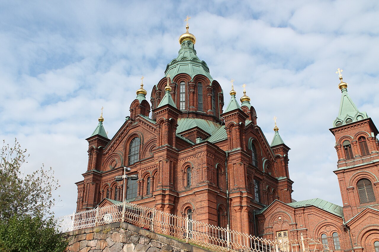 Escaliers menant à la cathédrale Uspenski à Helsinki