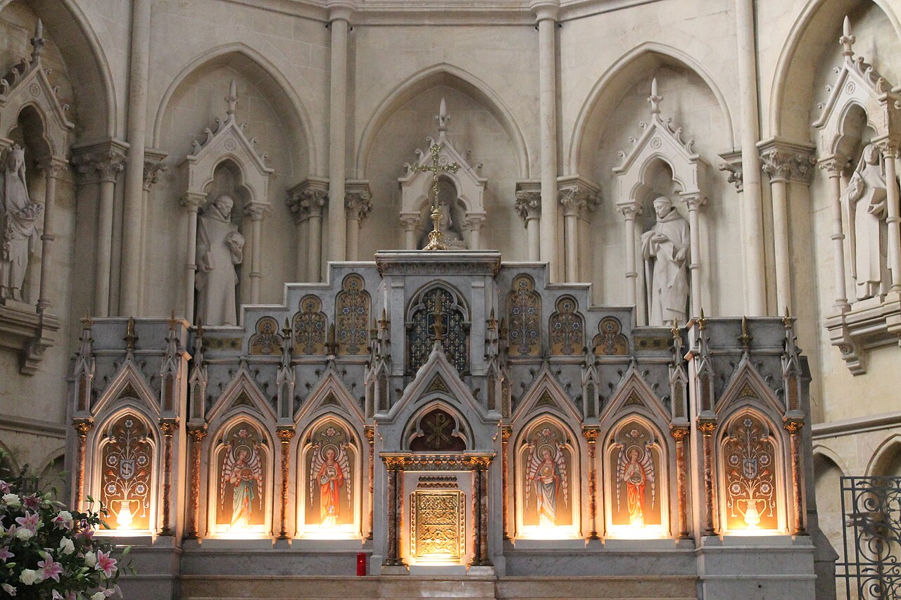 Interior of Église Saint-Louis de Bordeaux