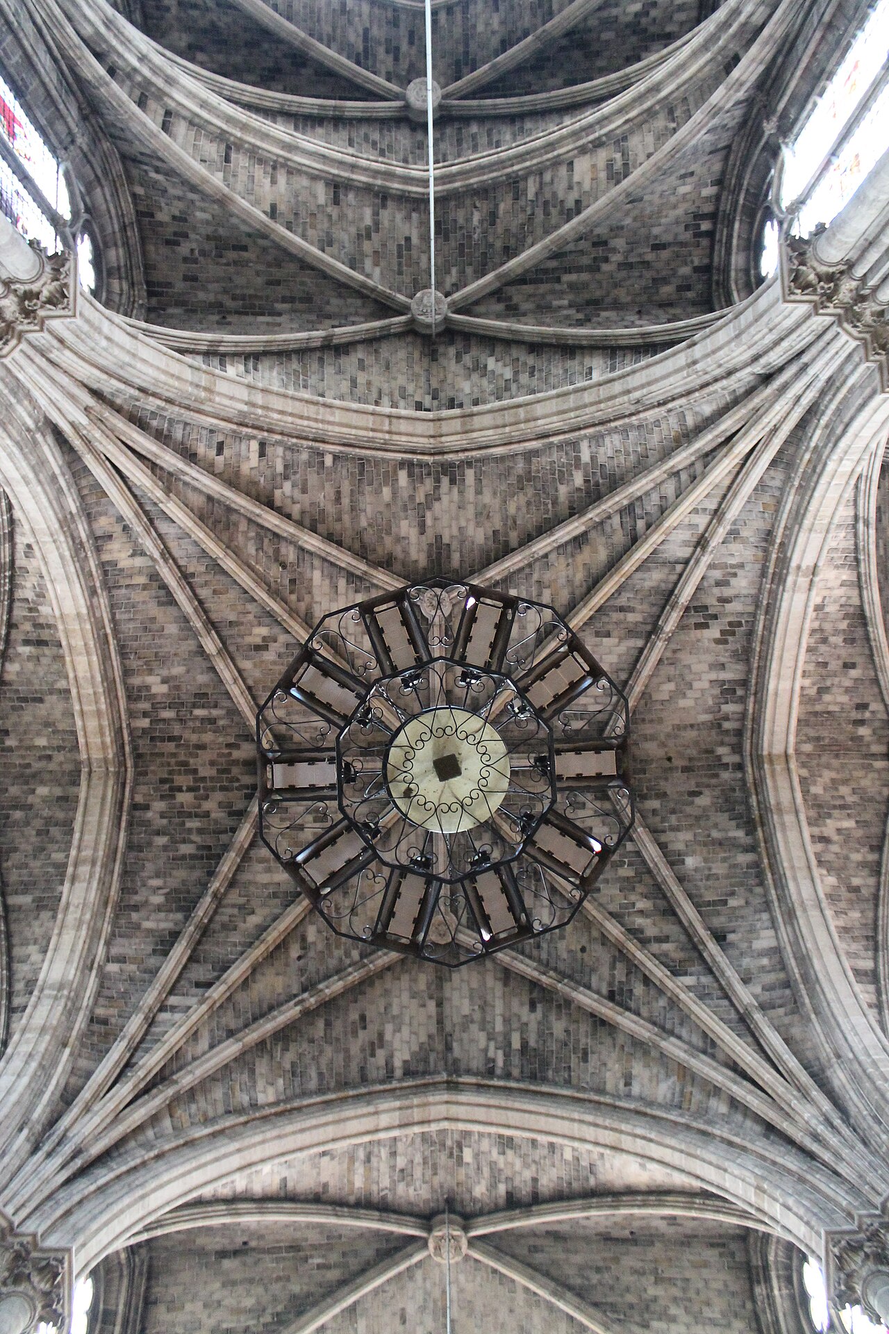 Interior of Église Saint-Louis de Bordeaux