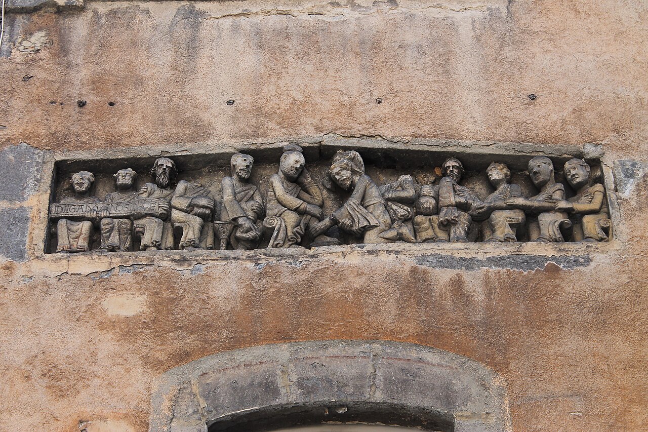 Lintel of Eglise Saint-Pierre de Clermont