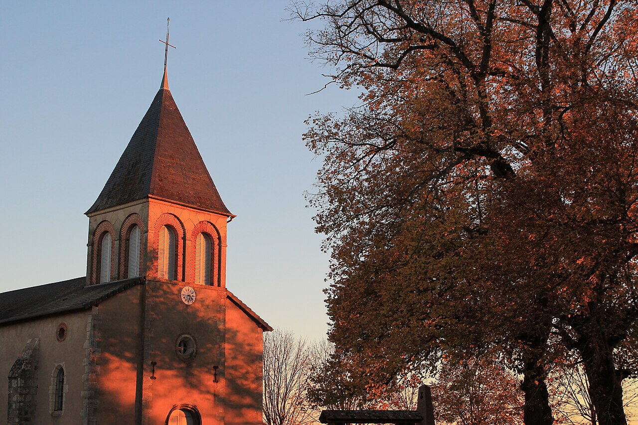 Église Notre-Dame-de-la-Nativité de Mons ao pôr do sol