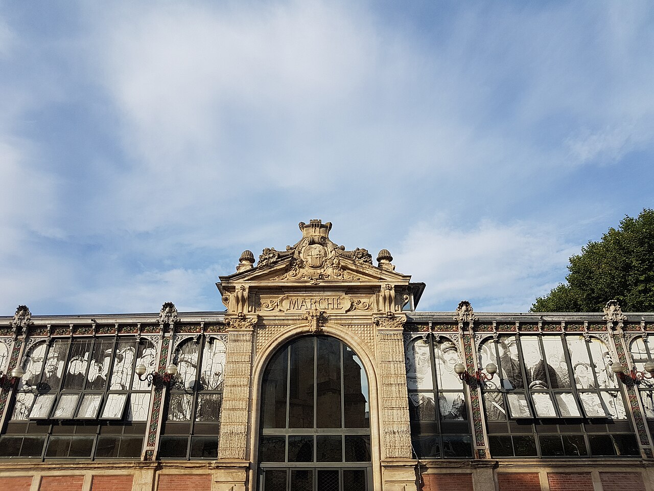 Narbonne market hall