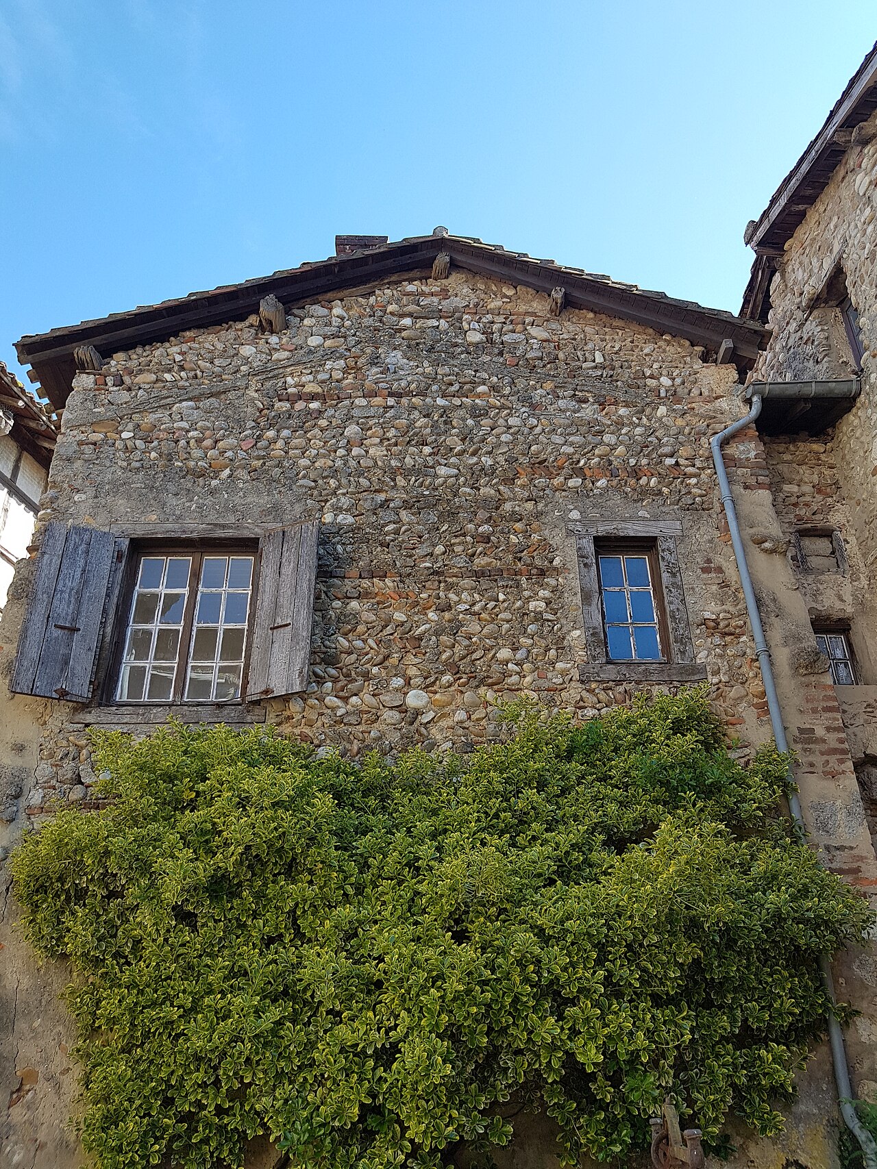 Windows, Pérouges
