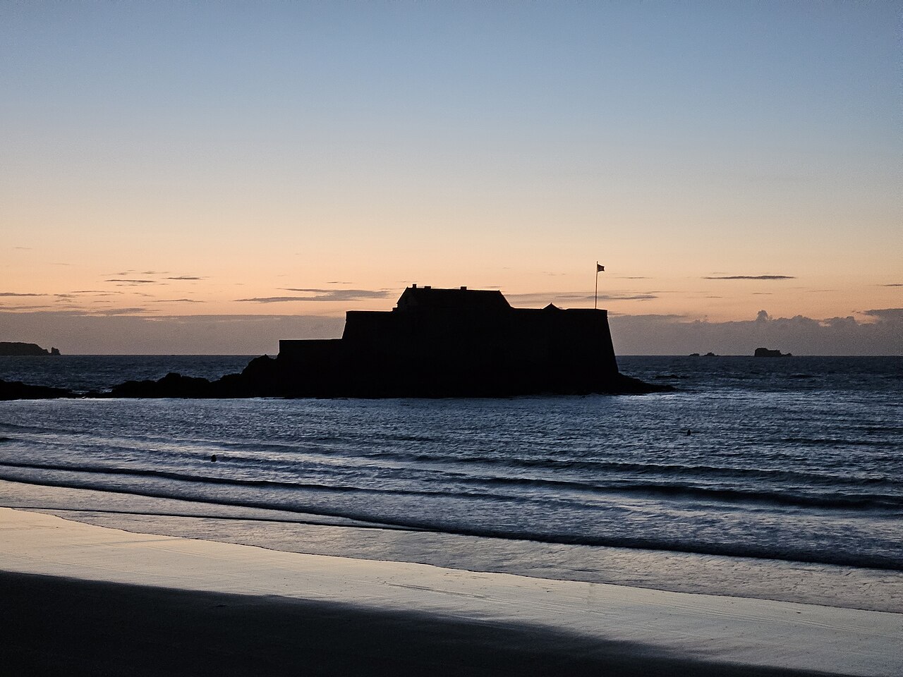 Golden hour in Saint-Malo