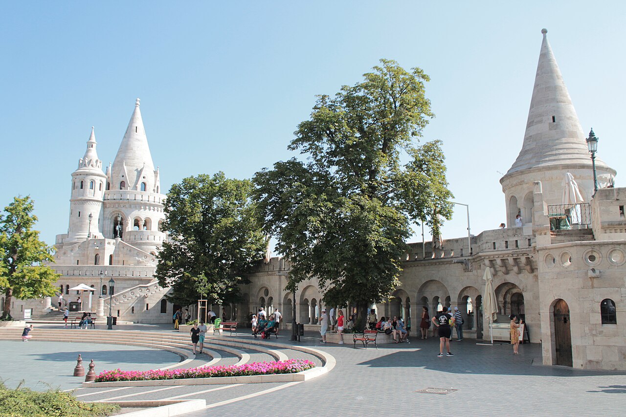 Détail du Bastion des pêcheurs à Budapest
