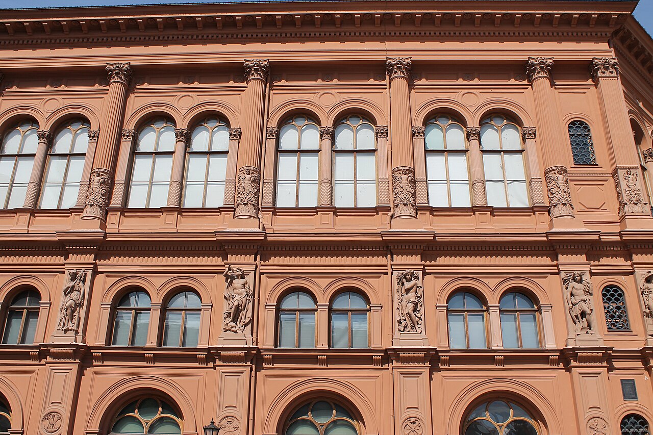 Vue de fenêtres à Riga