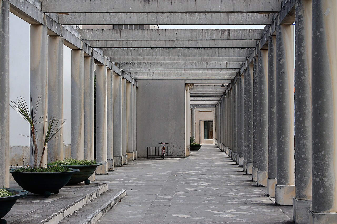Columns near Sé Catedral de Aveiro