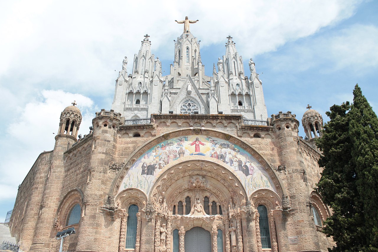 Front view, Templo Expiatorio del Sagrado Corazón