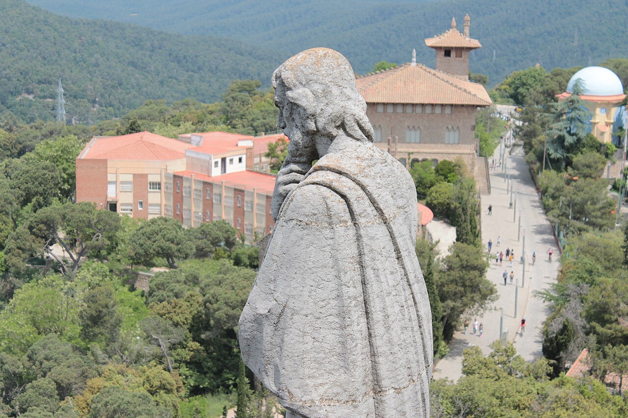 Statue in Tibidabo