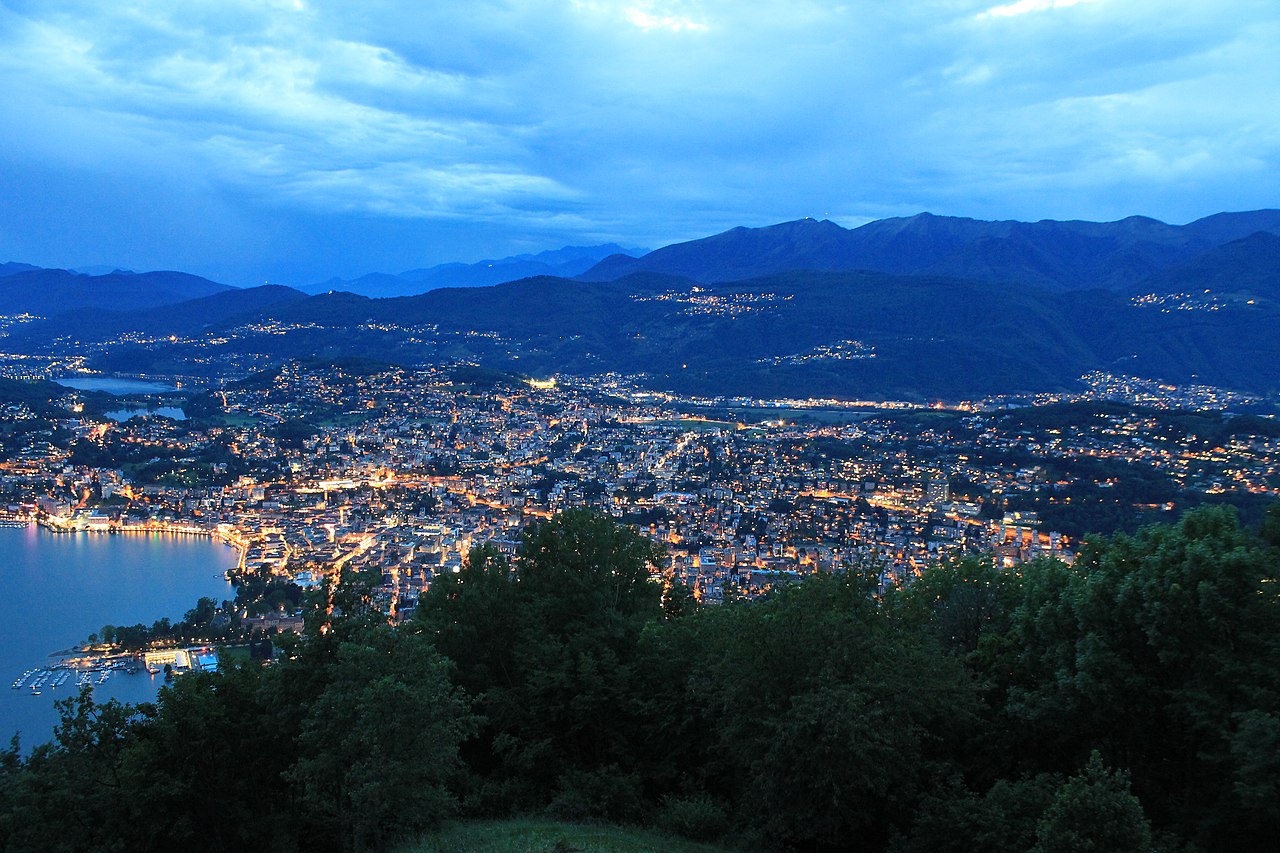 Vue nocturne de Lugano