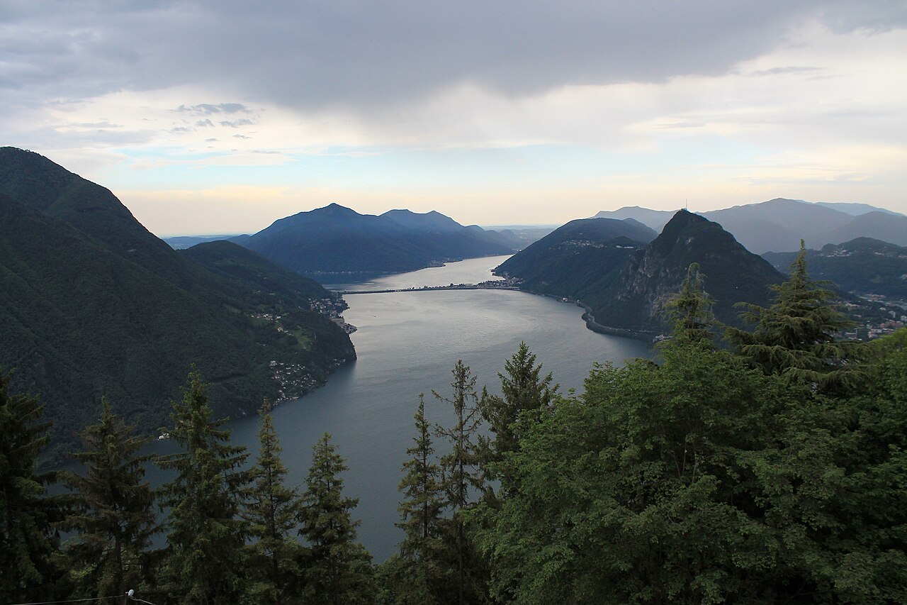 Vue du lac de Lugano et du Monte Brè