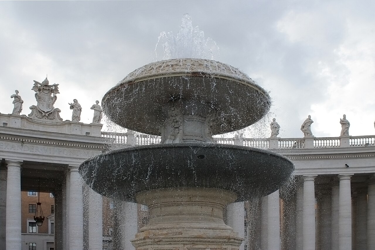 Fonte na Praça de São Pedro